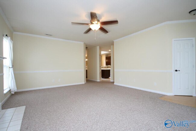 Building Photo - 215 River Oaks Dr