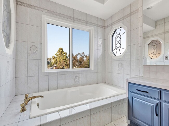 Building Photo - This Hollywood Home is a Must-See!