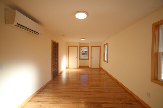 Building Photo - 4 Coffey Ave