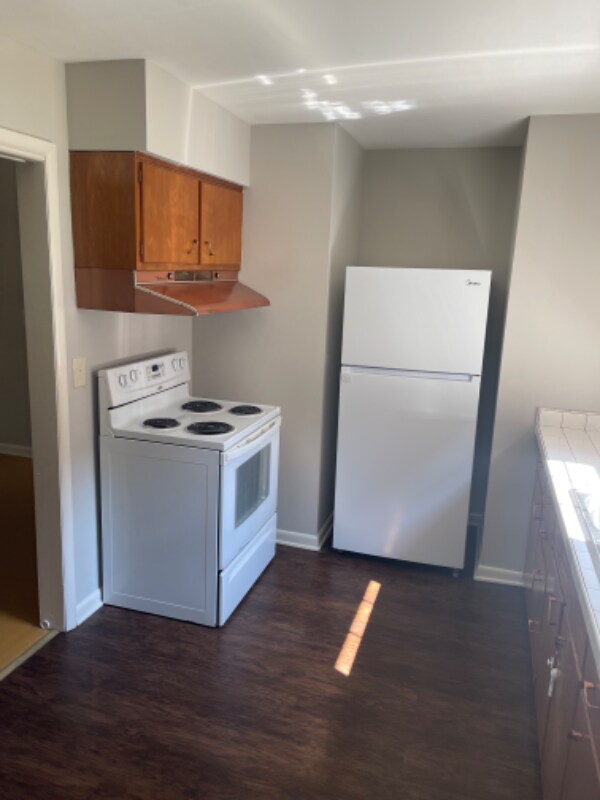 Building Photo - 2100 Alta Ave