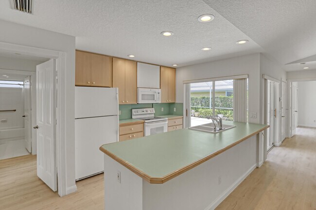 Building Photo - 1301 Sun Terrace Ct