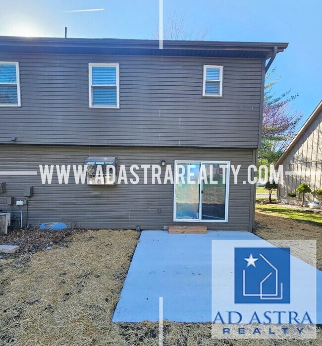 Building Photo - Very Nice 3 Bedroom 2 Bath Duplex in Overland Park-Available NOW!!
