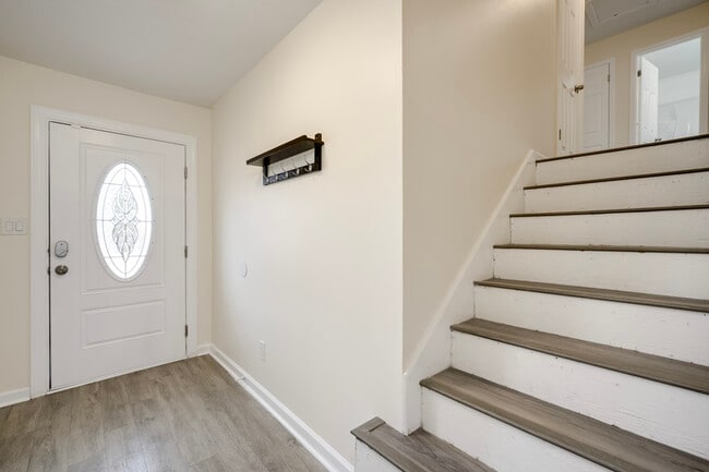 Building Photo - 115 Sunnywood Dr