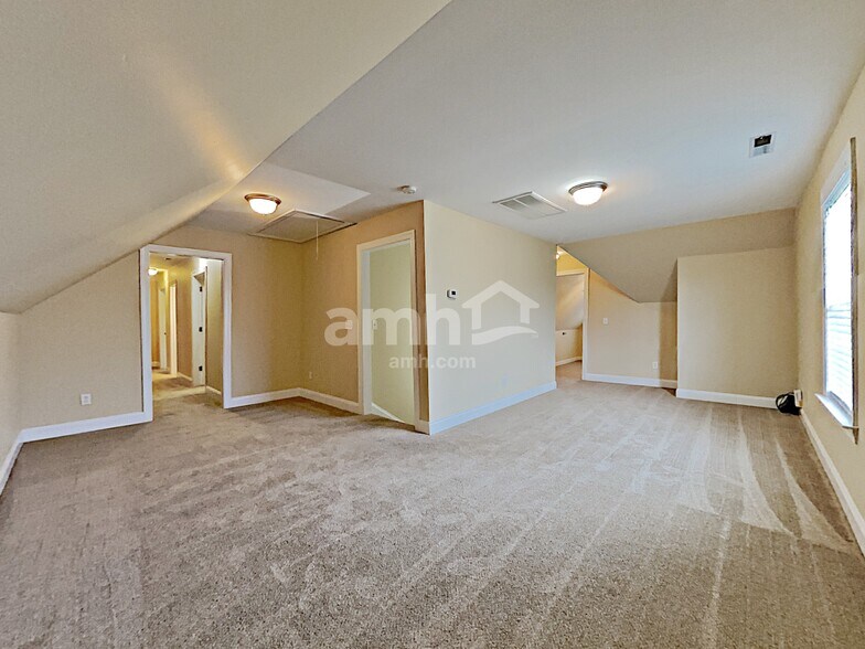 Building Photo - 636 Osborne Ln