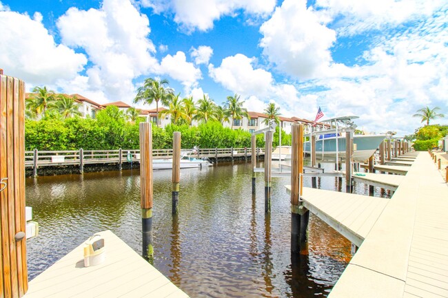 Building Photo - Unfurnished water-view with boat slip 2/2 ...