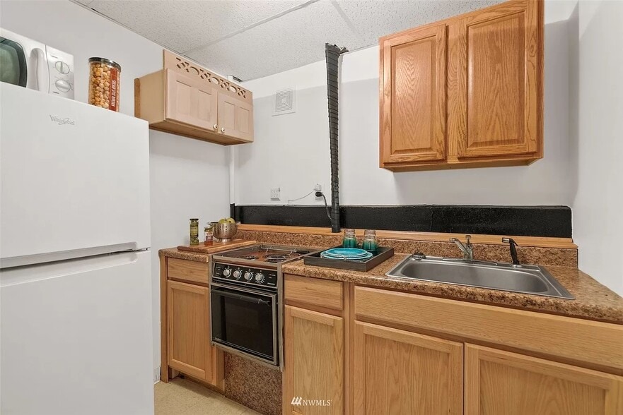 Building Photo - 1940 S 244th St