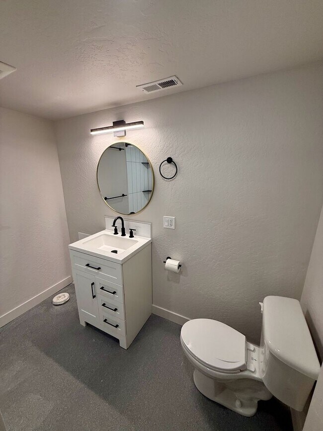 Building Photo - Immaculate FULL-REMODEL: 3 Bed 2 Bath Spokane Home w/ Brand New Everything!!