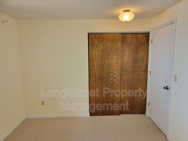 Building Photo - 3947 NW Tamarack Dr