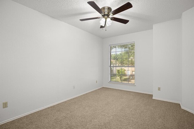 Building Photo - 13313 Black Canyon Dr