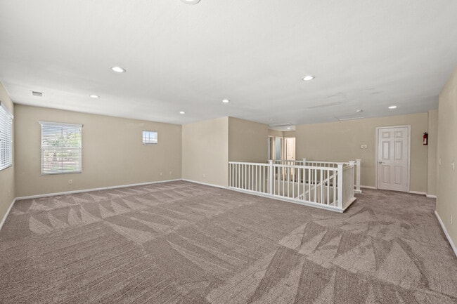 Building Photo - Ideal for Large Families – 6BR/4BA Eastval...