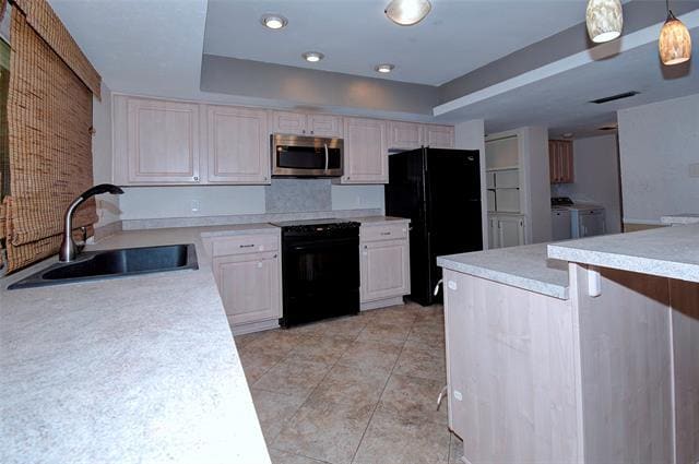 Building Photo - 3201 Christie Cir