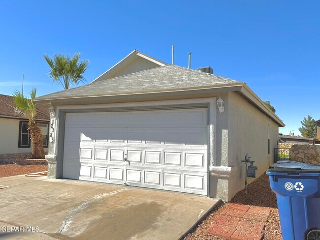 Building Photo - 12285 Tierra Plata Dr