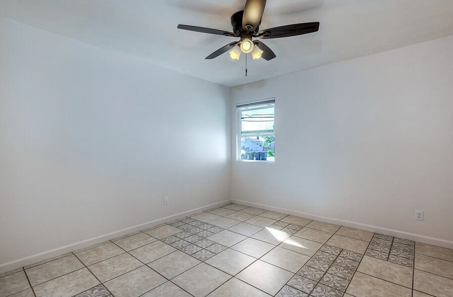 Building Photo - 2371 Berry St