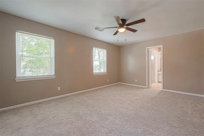 Building Photo - 6534 Bayonne Dr