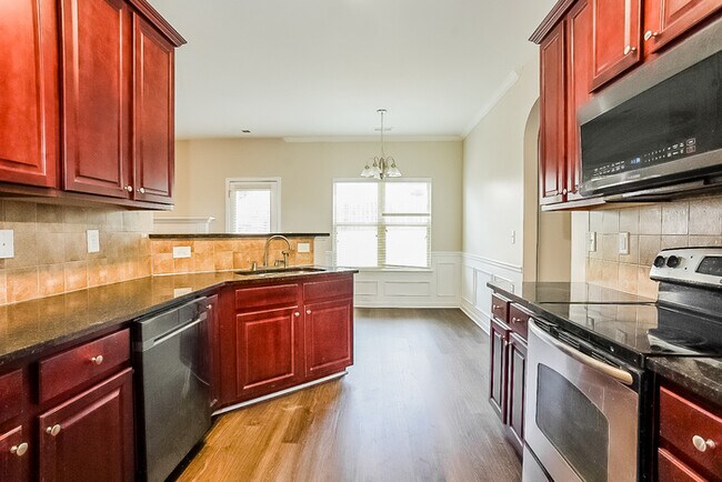 Building Photo - 5-Bedroom Grovetown, GA Home