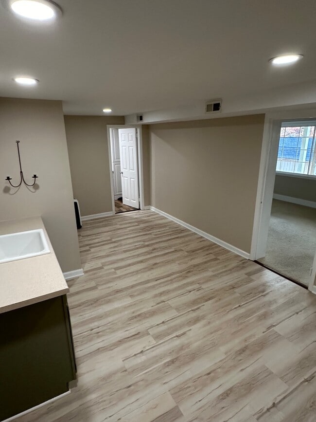 Building Photo - 3928 Inwood Dr