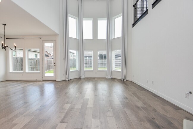 Building Photo - 18251 Winding Willow Oak Way