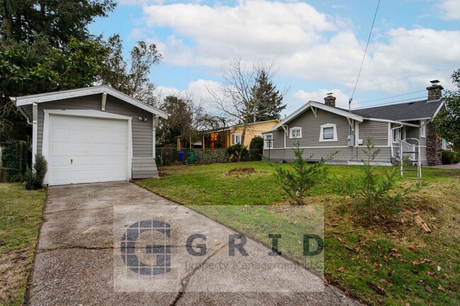 Building Photo - Charming 2 Bedroom Bungalow - Located in C...