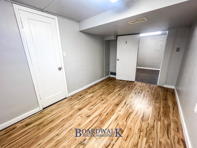 Building Photo - 1748 S Main St