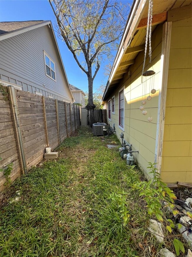 Building Photo - 5112 Martin Ave