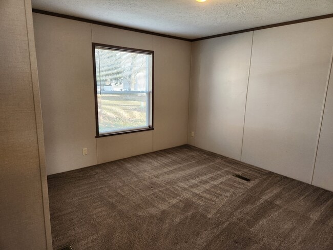 Building Photo - 448 Montana