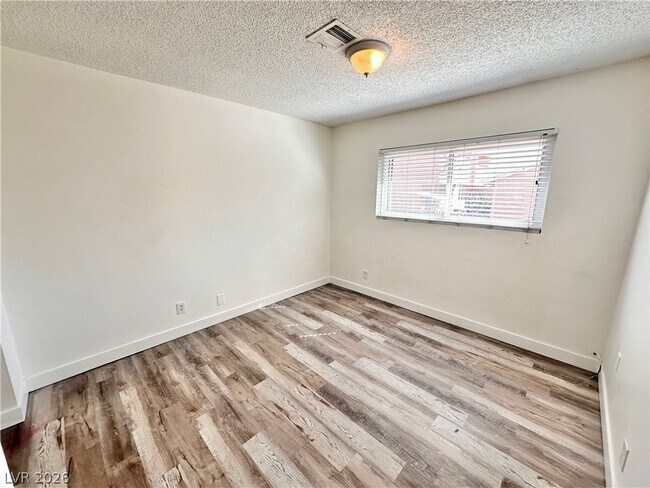 Building Photo - 5238 Greene Ln