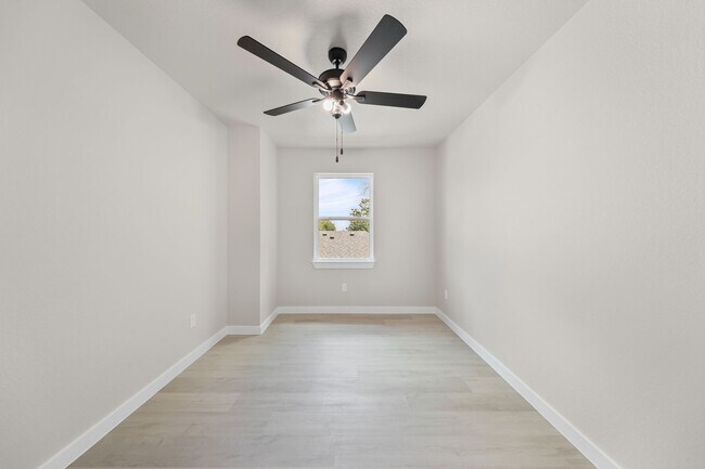 Building Photo - Brand New, Modern, and Ready for You in Temple, TX!