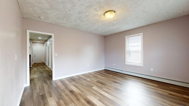 Building Photo - 11 Judson St