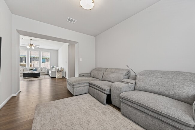 Building Photo - 32227 Cedar Crst Dr