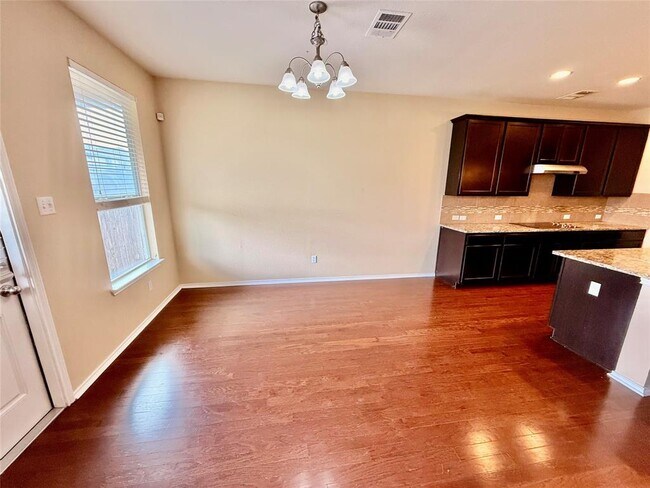 Building Photo - 1223 Daffodil Dr