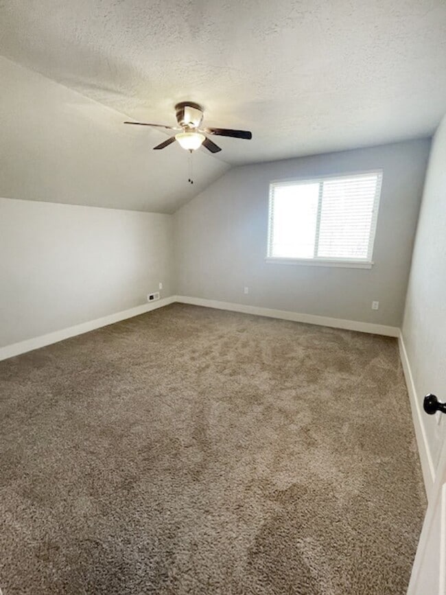 Building Photo - 103 Terra Vista St