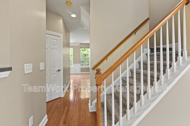 Building Photo - 9034 Parlor Dr