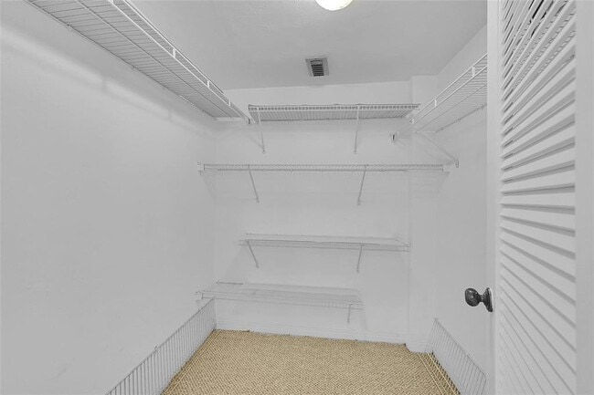 Building Photo - 2859 Leonard Dr