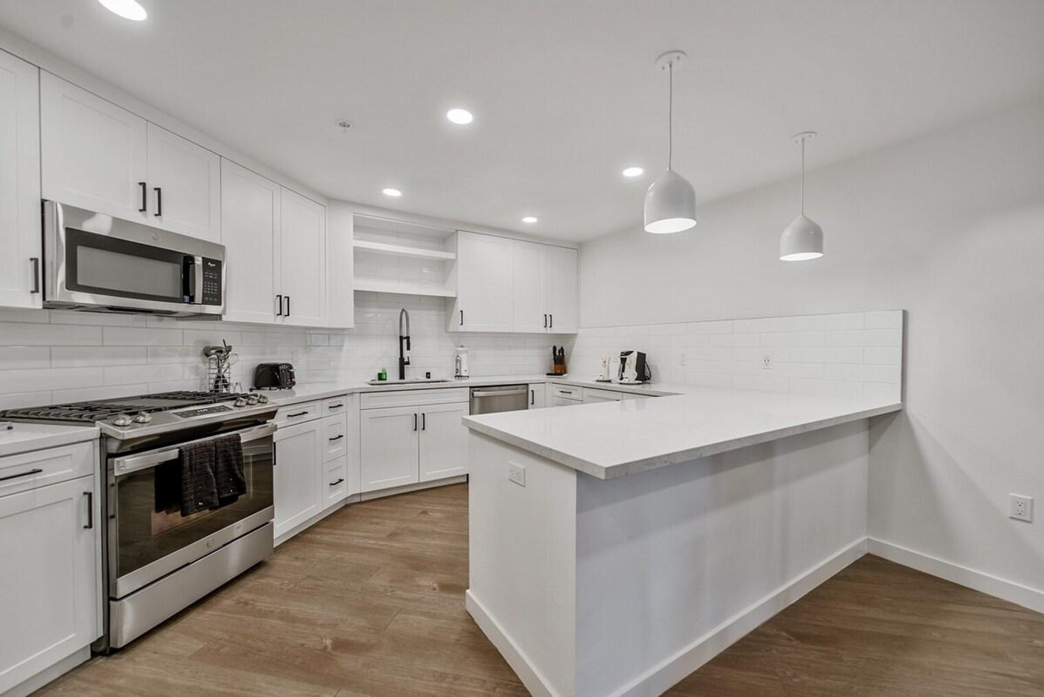 Building Photo - 8875 Costa Verde Blvd