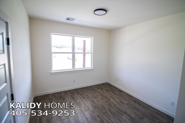 Building Photo - 17584 Salma Rd