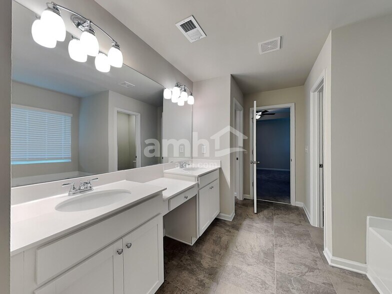 Building Photo - 214 Omega Ct