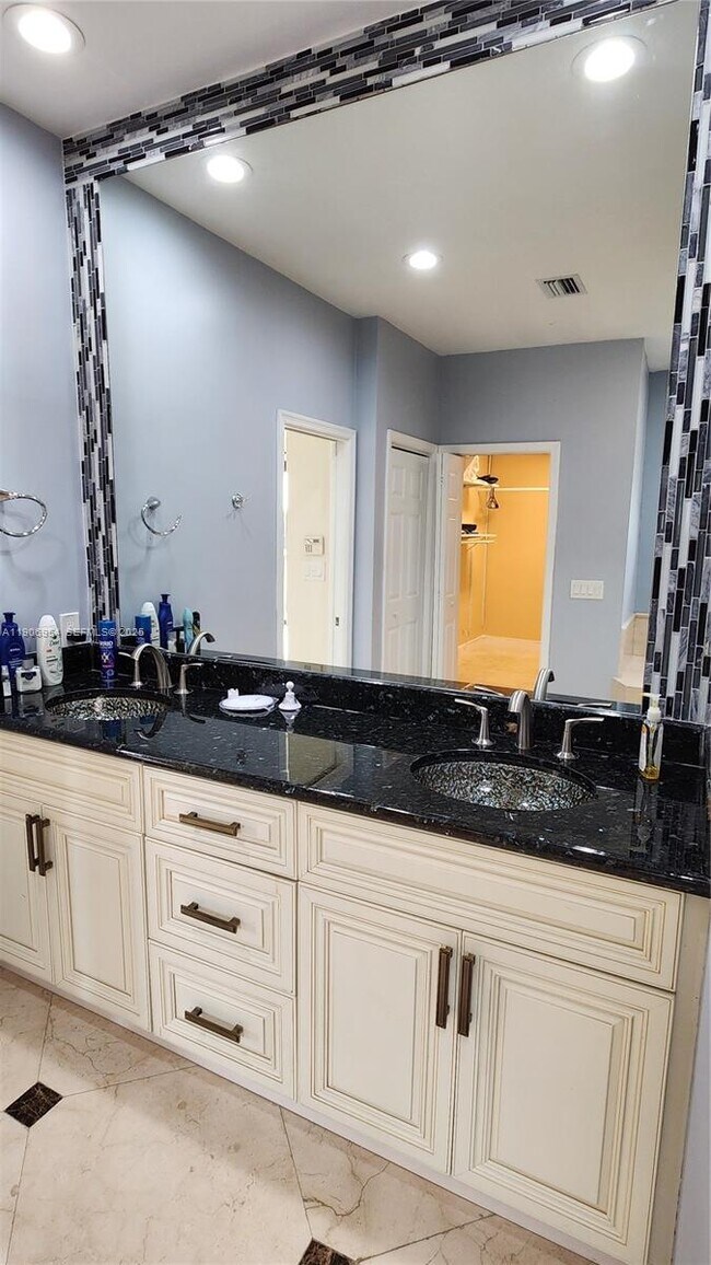 Building Photo - 718 Deer Creek Via Verona