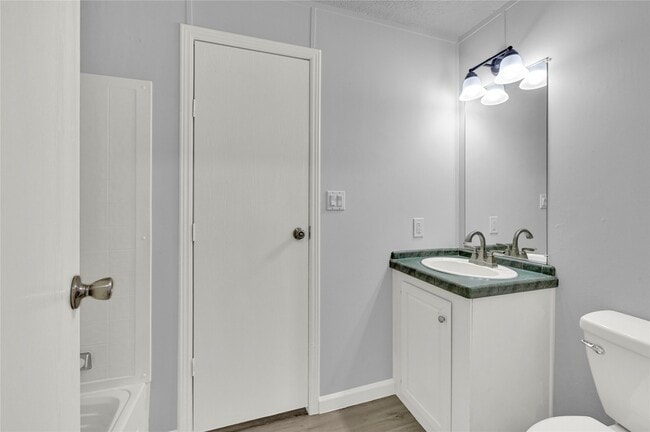 Building Photo - 609 Avenue D