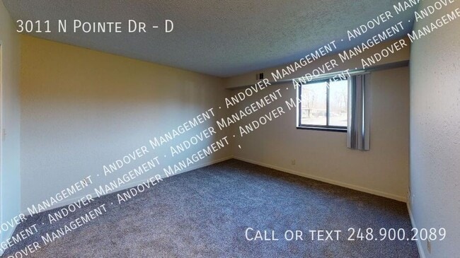 Building Photo - 3011 N Pointe Dr