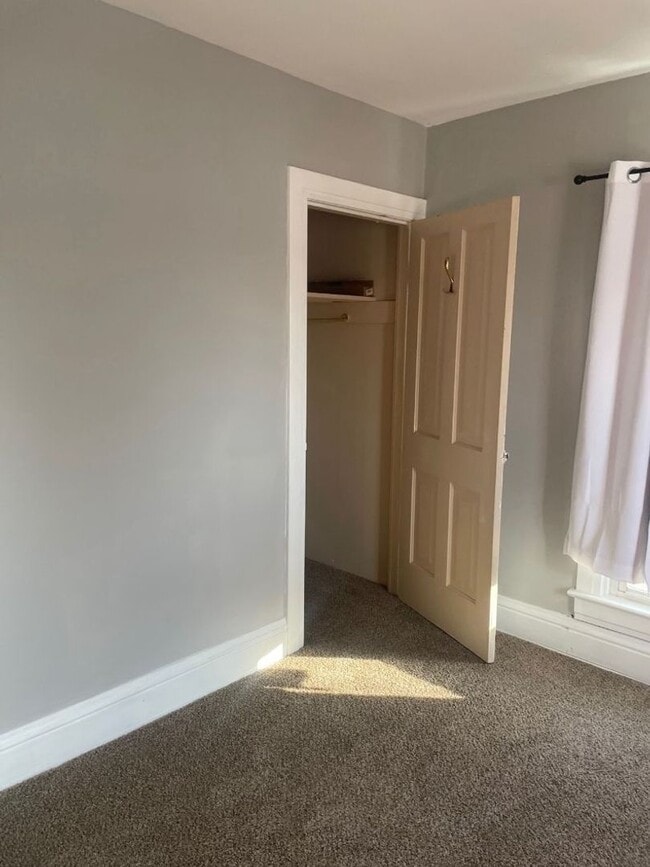 Building Photo - Single family home in Springfiled