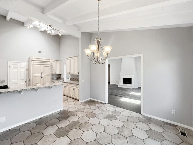 Building Photo - 1334 Miraflores Glen