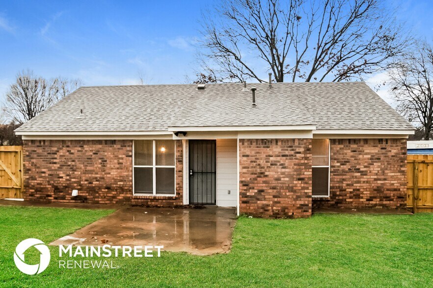 Building Photo - 3805 Ivanhoe Dr
