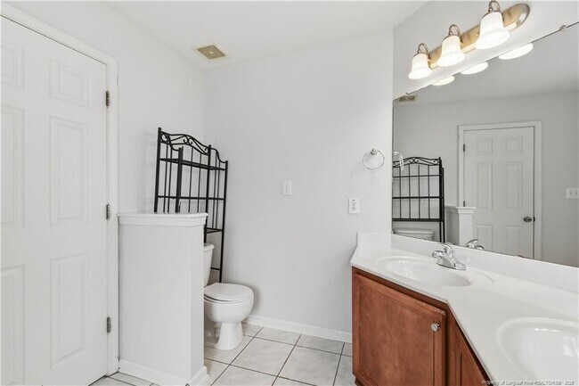 Building Photo - 2305 Gray Goose Loop