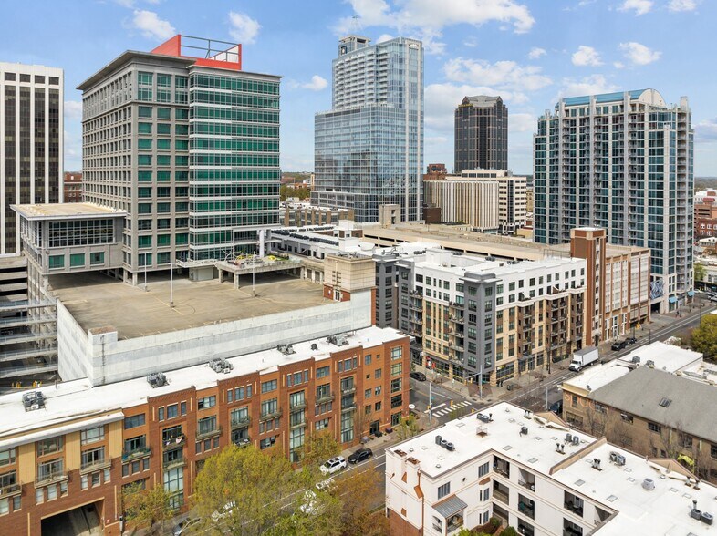 Building Photo - 444 S Blount St