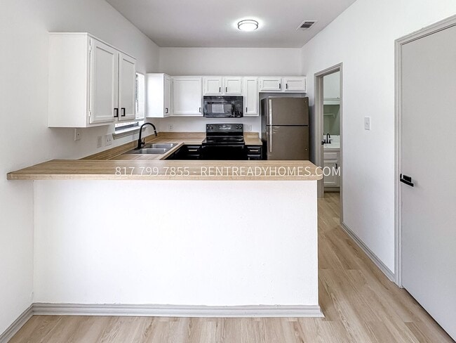 Building Photo - 611 Oriole Blvd