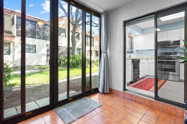 Building Photo - 3351 Emerald Oaks Dr