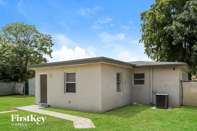 Building Photo - 3460 NW 1st St