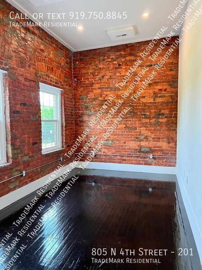 Building Photo - 805 N 4th St