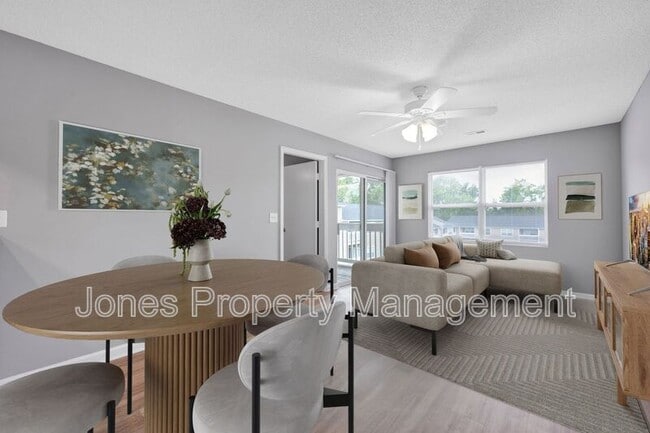Building Photo - 305 Country Club Dr NE