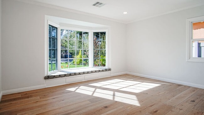 Building Photo - 5 bedroom, 5.5 bath, 4800 sq ft Prime Studio City Home with Pool and Hollywood Hills views